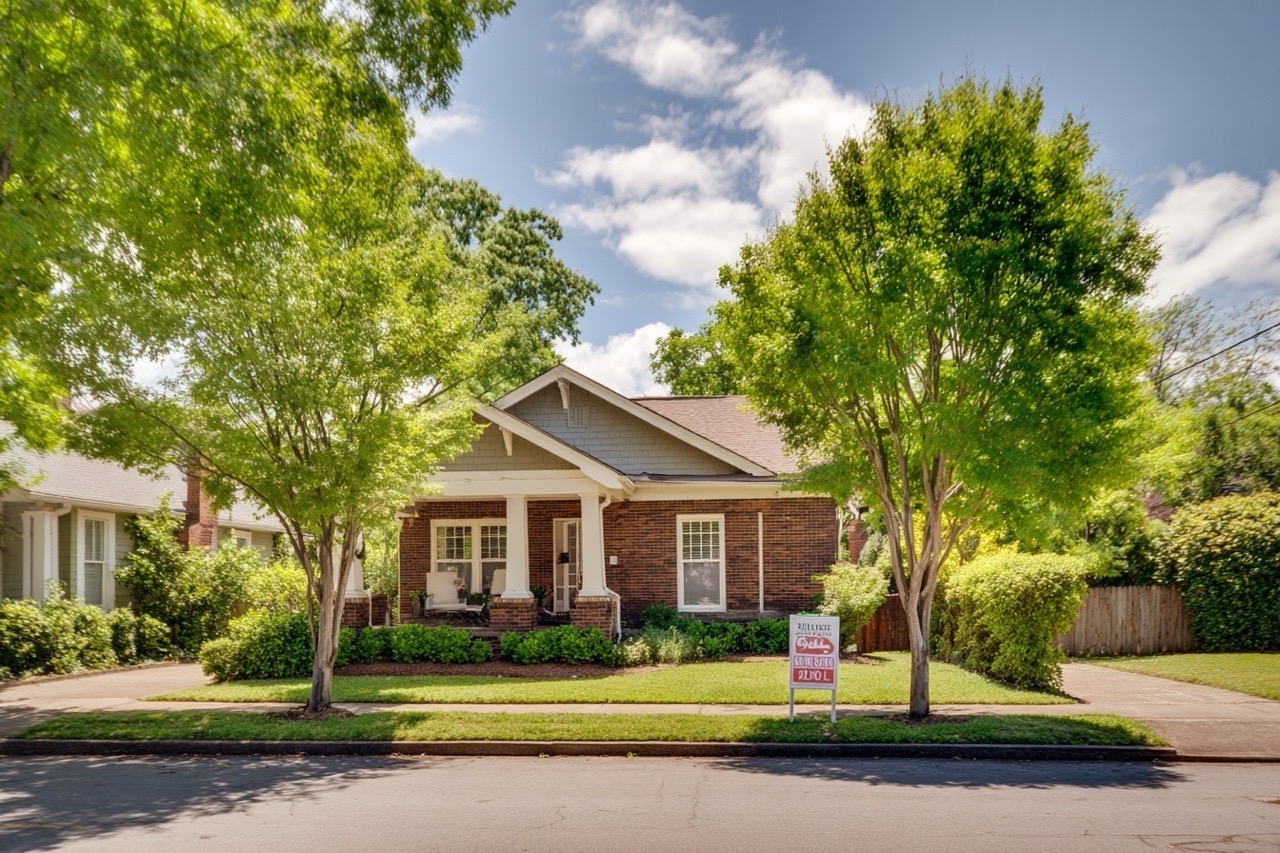 For sale by owner home in Nashville TN residential neighborhood